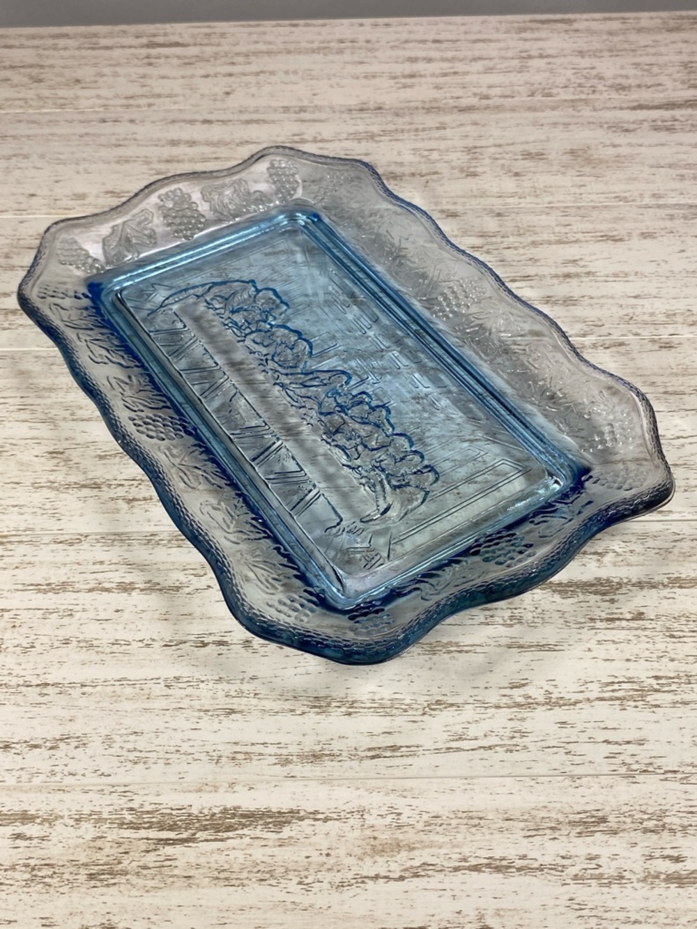 Vintage Tiara Exclusives Indiana Glass Last Supper Blue Bread Tray Platter 11x7 - Picture 3 of 8